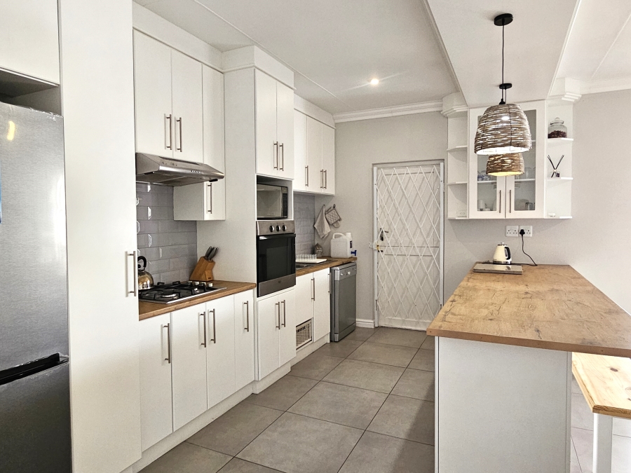 2 Bedroom Property for Sale in Wavecrest Eastern Cape